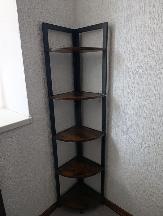 Стеллаж угловой для интерьера