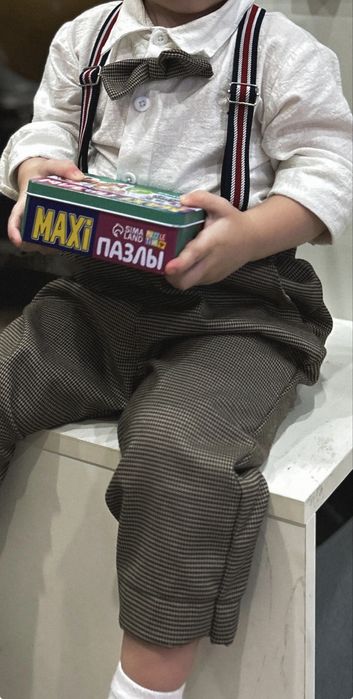 Продам костюм праздничный