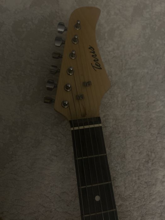 Электрогитара