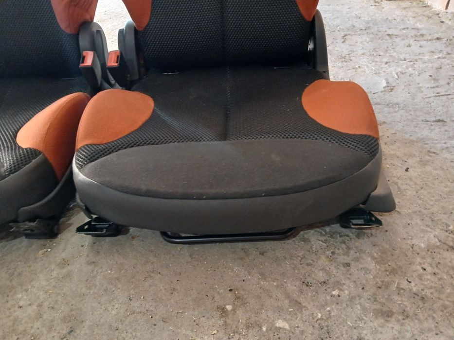 Citroen c2 задни седалки