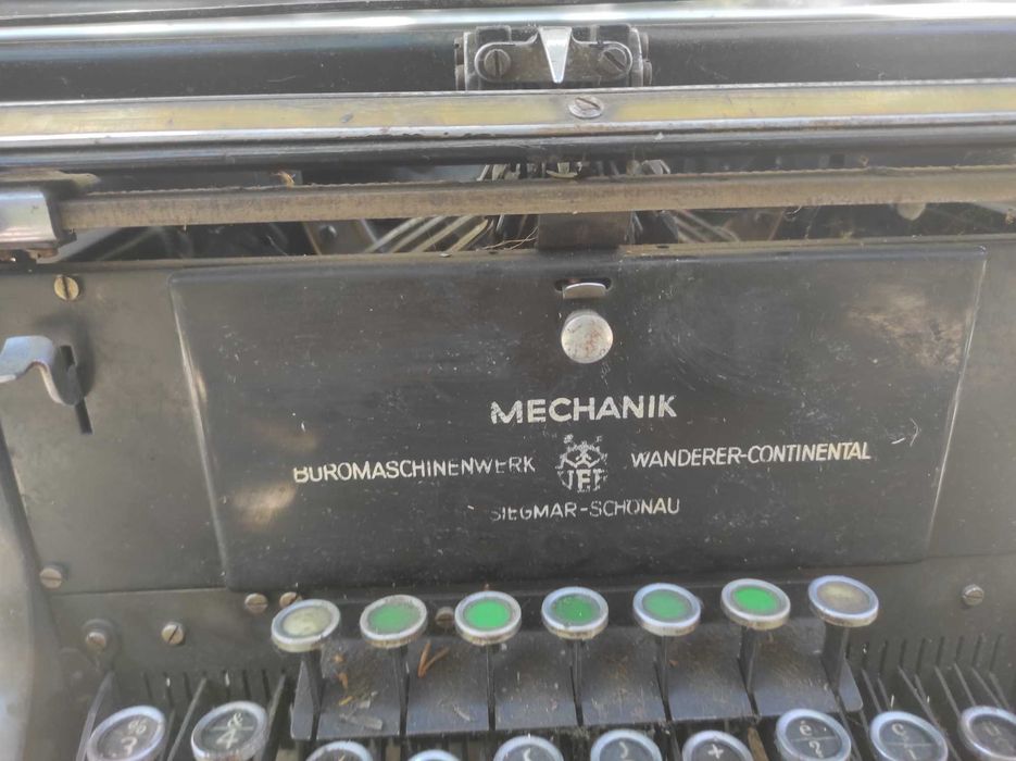 Mașină de scris perfect funcțională