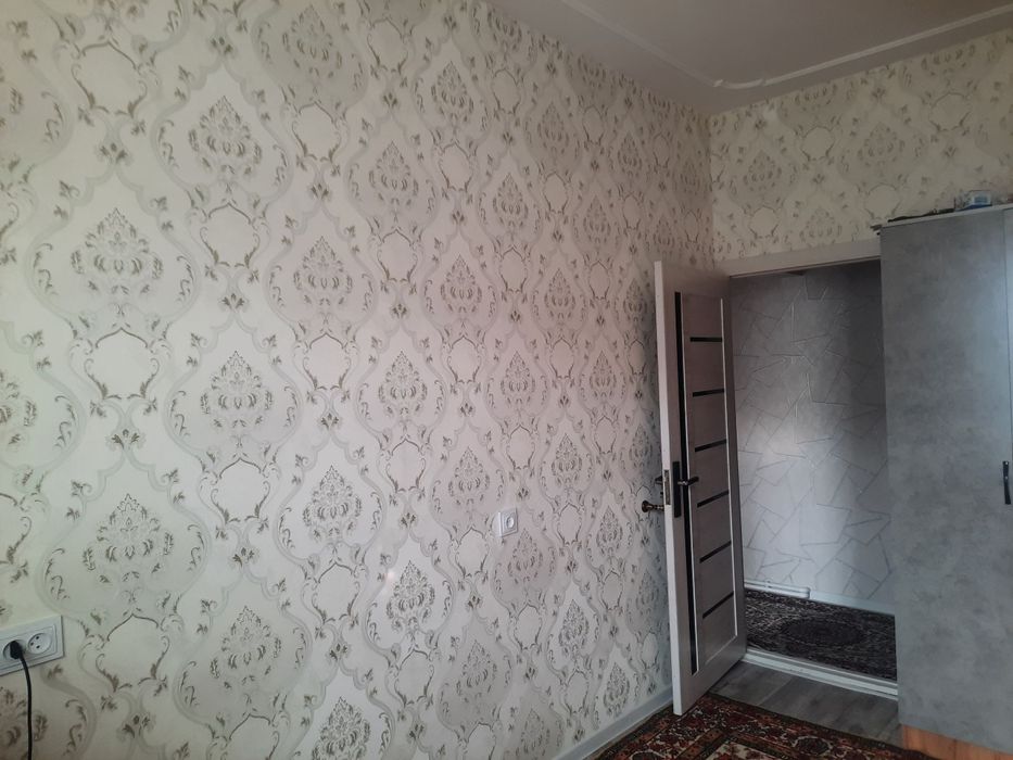 Uy sotiladi Gulistondan