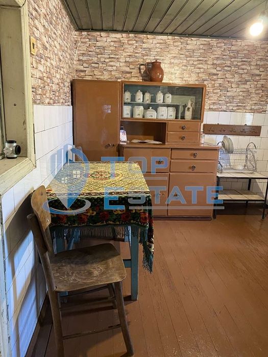 Двуетажна тухлена къща в село Буря, област Габрово