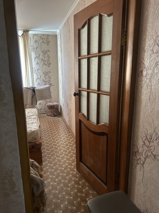 Двери б/у лак натуральное дерево