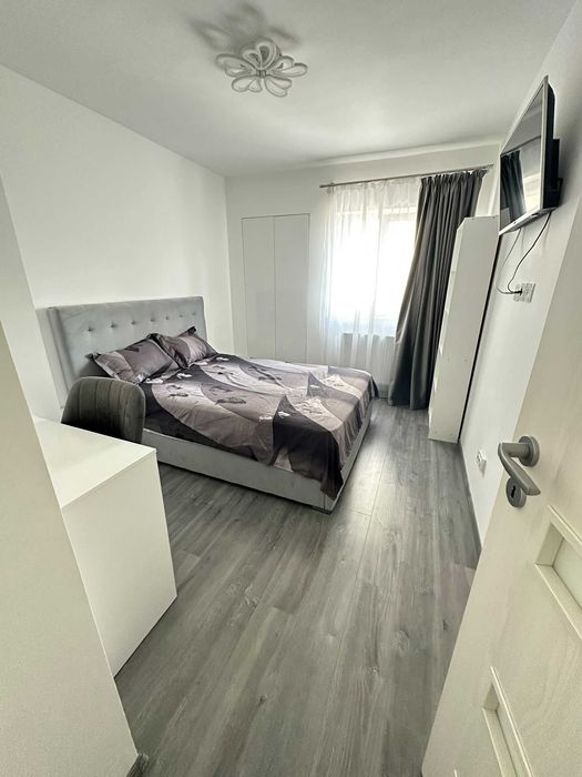 Închiriez apartament 2 camere tip studio etajul 1 zona Apărătorii Patriei