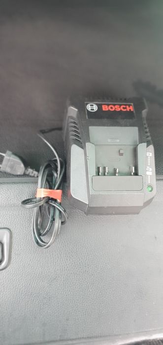 Vand incarcator bosch de 2 A