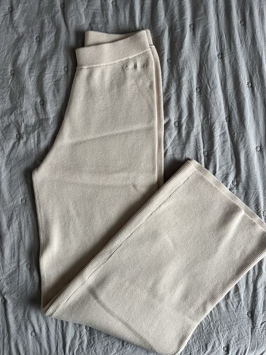 Дънки, панталон и пуловер Calvin Klein