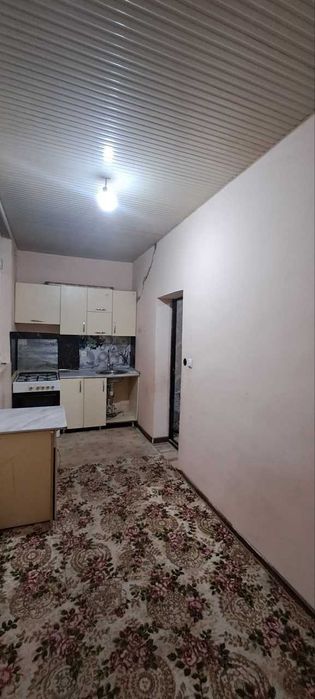 Олмазор туманида 1 хона 2 хона килинга 1 этаж сотилади