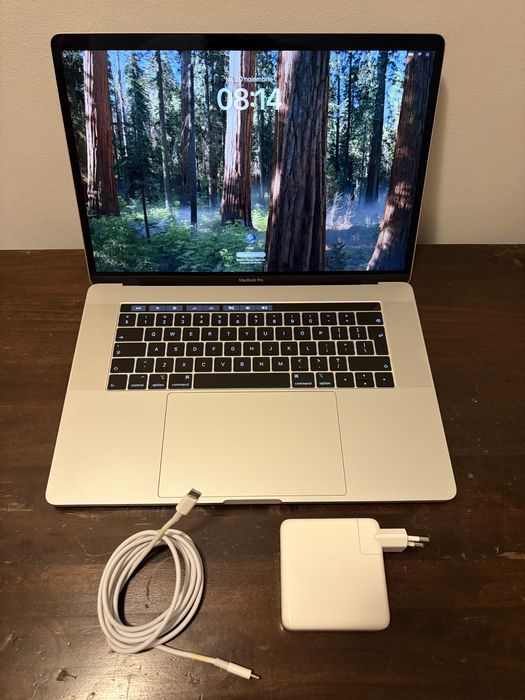 MacBook Pro (15-inch, 2018)