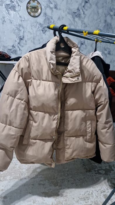 Пуховики/куртки.