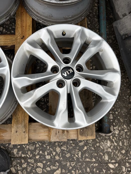 Оригинални джанти  KIA 5х114.3  6,5Jx17"ET 44 отвор 67.1 ном 524