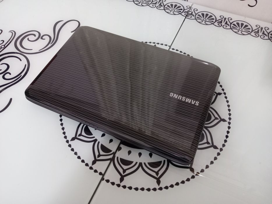 Ноутбук samsung r525