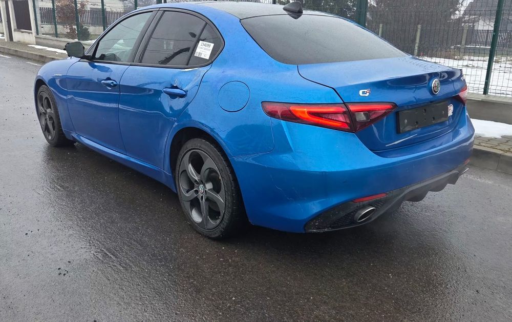 Alfa Romeo Giulia Veloce Avariat Ușor  4Q AWD  280CP Full Options