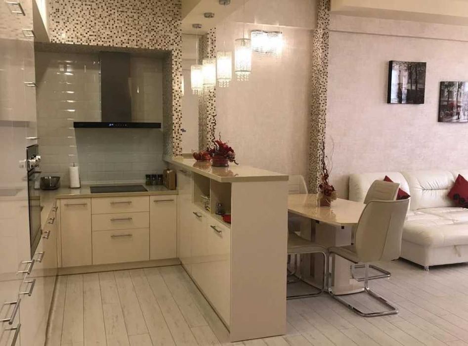 Дава се под наем Тристаен апартамент в Пловдив, Южен - 90 кв.м за 331.5 € - Снимка #1