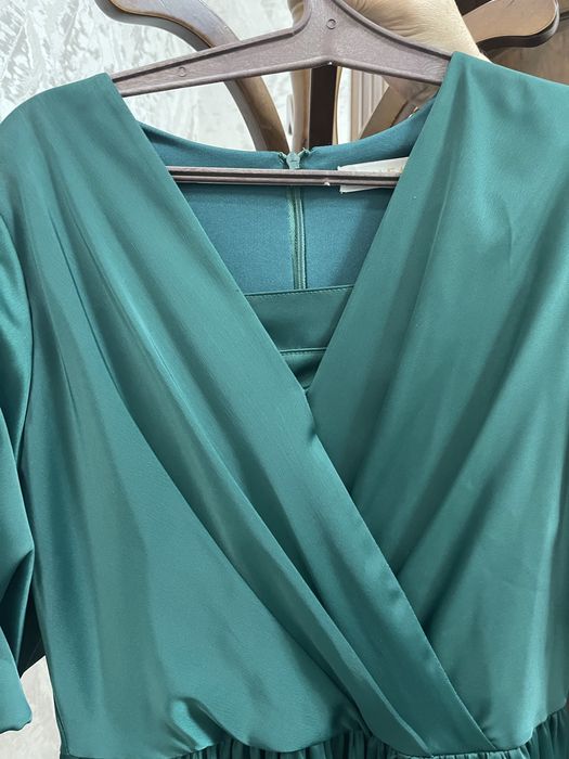 Uzun izumrud vecheeniy ko’ylak