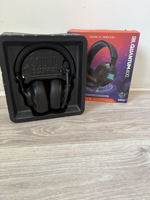JBL Quantum 400.