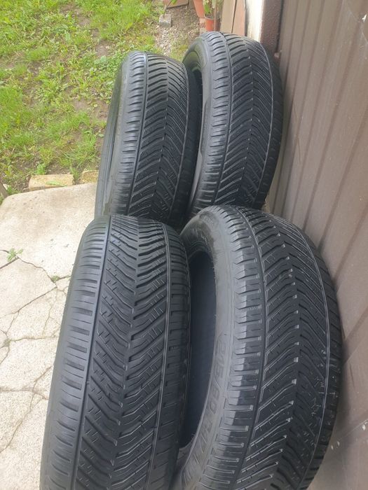 Vând cauciucuri 215/60/R17 ALL Season