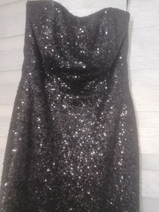 Rochie de seara neagra.