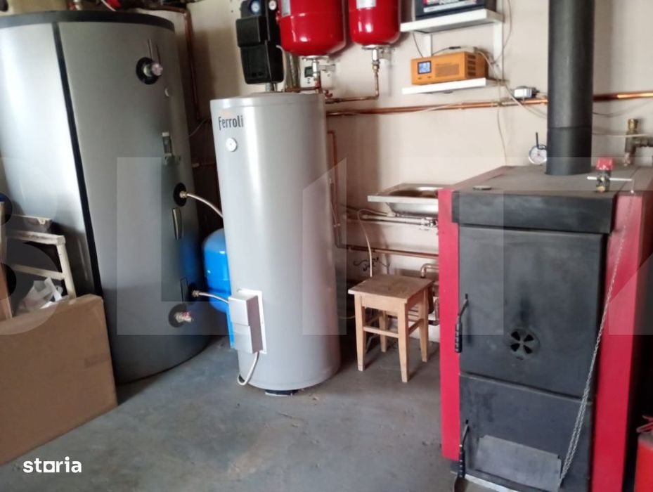 Casa cu 6 camere, 205 mp, teren 502 mp, Chichis
