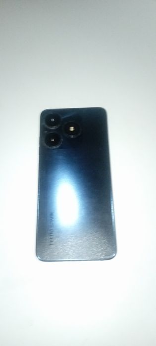 Продам телефон tecno spak