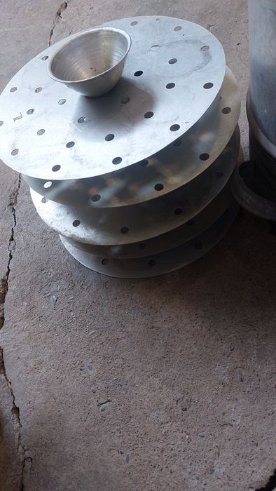 Мантоварка в хорошем состоянии