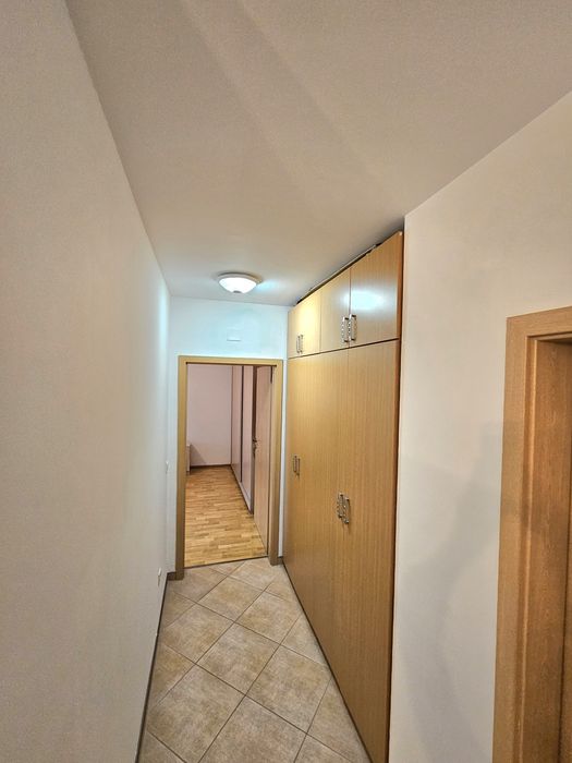 PROPRIETAR, inchiriez apartament 3 camere, cu loc de parcare subteran