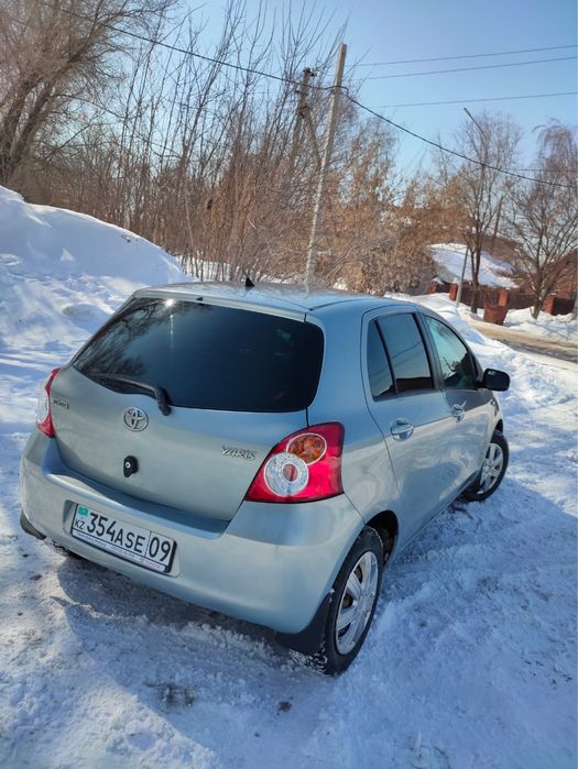 Toyota Yaris.           .