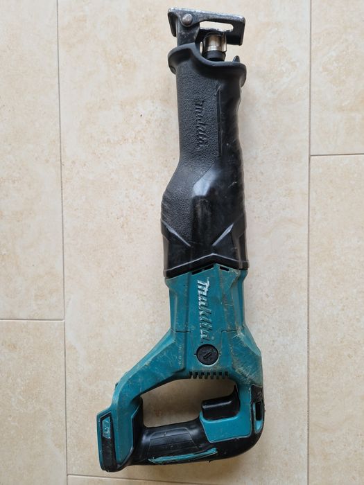 Makita DJR 186 - fierastrau sabie / 18 V