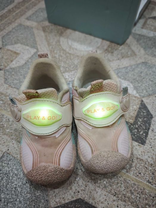 Кроссовки для девочки