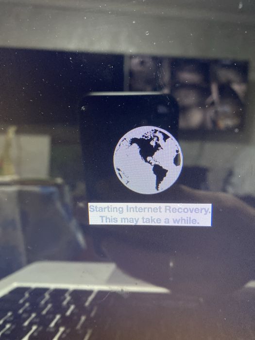 MACBOOK PRO на запчасти или под восстановление!