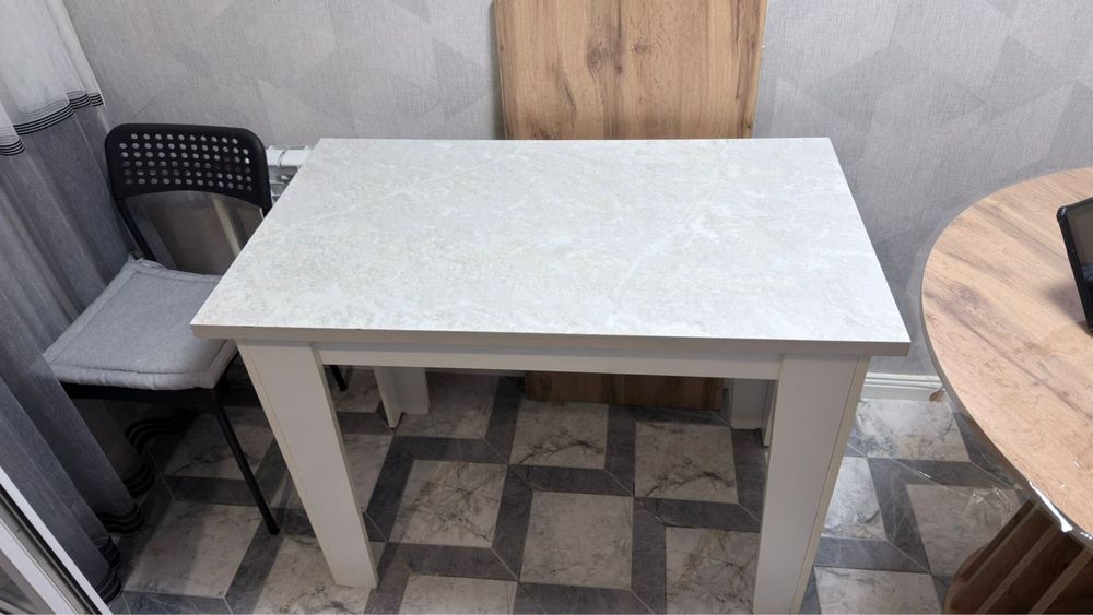 Продам стол для кухни