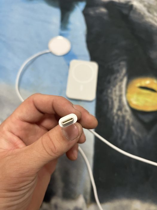 Продам зарядку на айфон