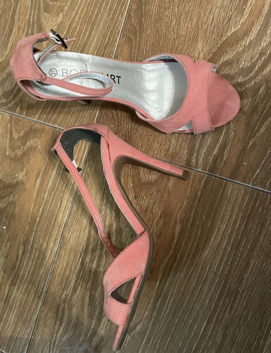 Обувь босоножки танкетки