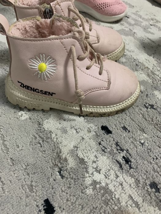 Продам  куртку комбинезон на девочку