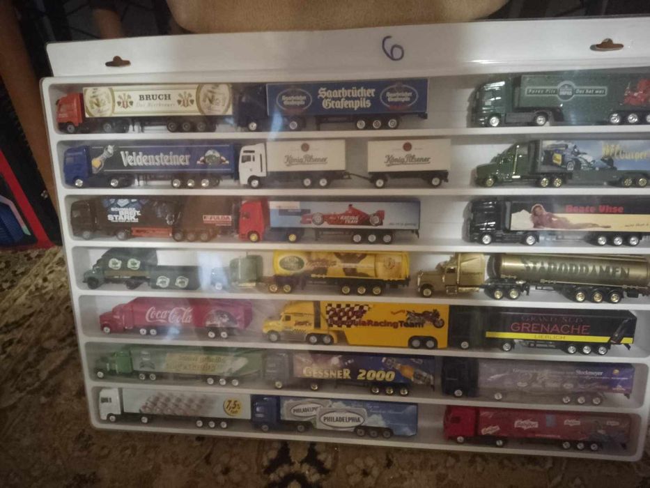 Продавам детски камиончета