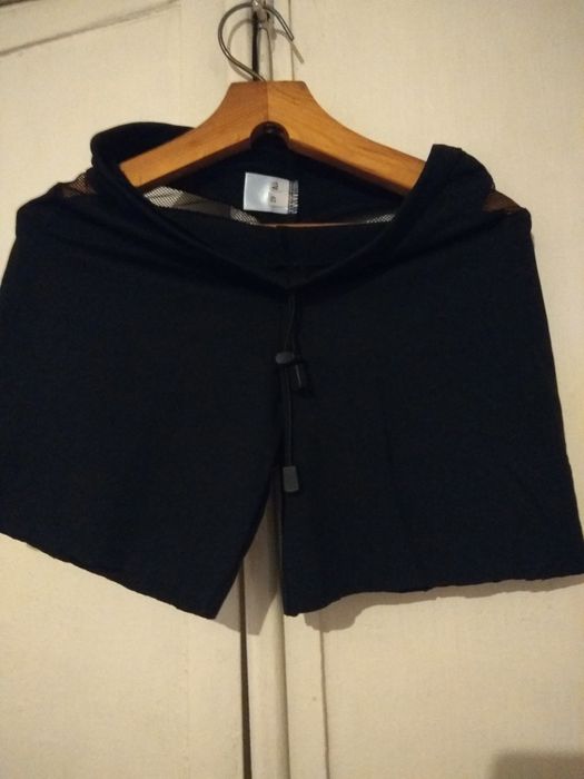 Отдам спортивные эластичные шорты