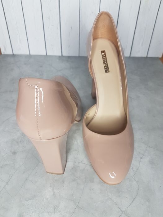 Продам женские туфли