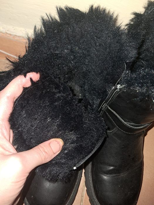 Топли боти за детско краче