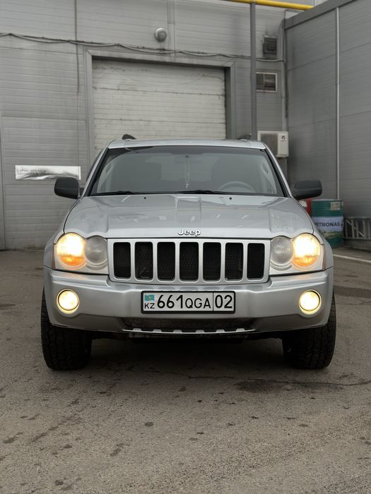 Jeep Grand Cherokee 2005 год