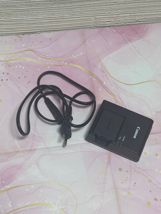 Камера Canon EOS 4000D + чанта