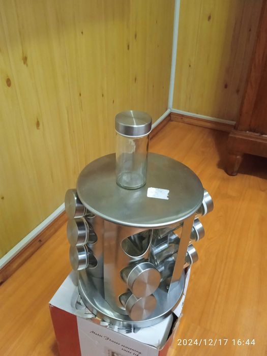 продам   из  нержавейки    контейнер для   специи