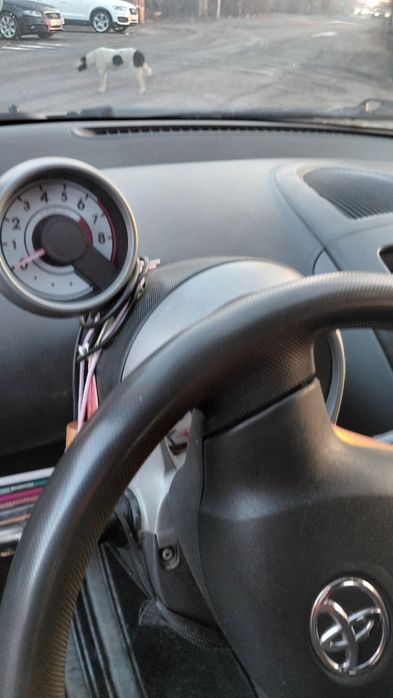 Vând Toyota aigo consum foarte moc