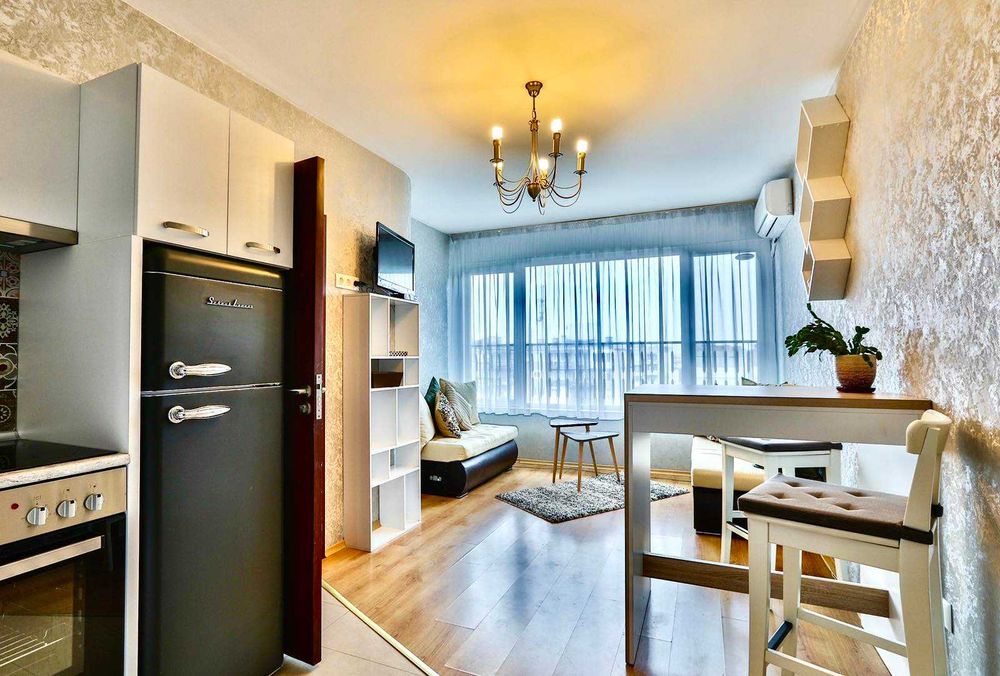 Дава се под наем Двустаен апартамент в София, Студентски град - 70 кв.м за 790.5 € - Снимка #1