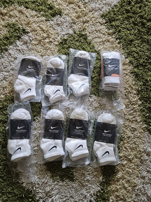 Sosete Nike noi, diferite marimi