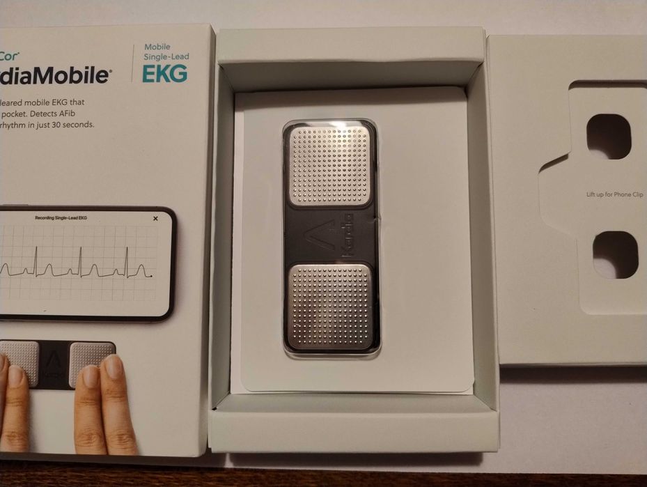 KardiaMobile ЕКГ монитор с 1 отвеждане открива AFib нередовни аритмии
