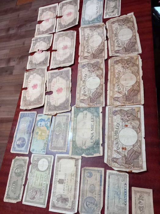 bancnote vechi stare aproape noua