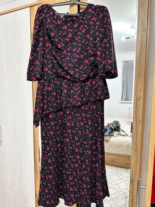 Продам платья б/у