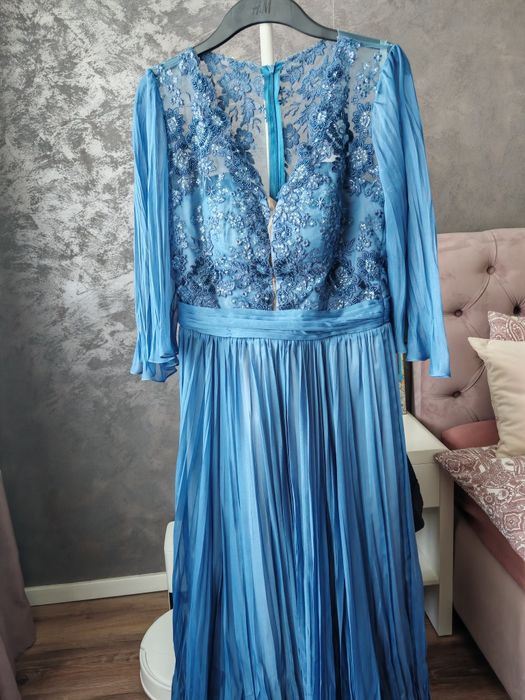 Rochie Nasa, Aura Radu