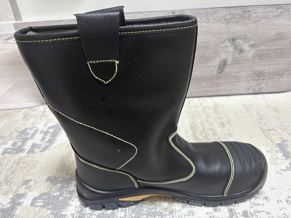 Продам зимние рабочие сапоги,45 размер