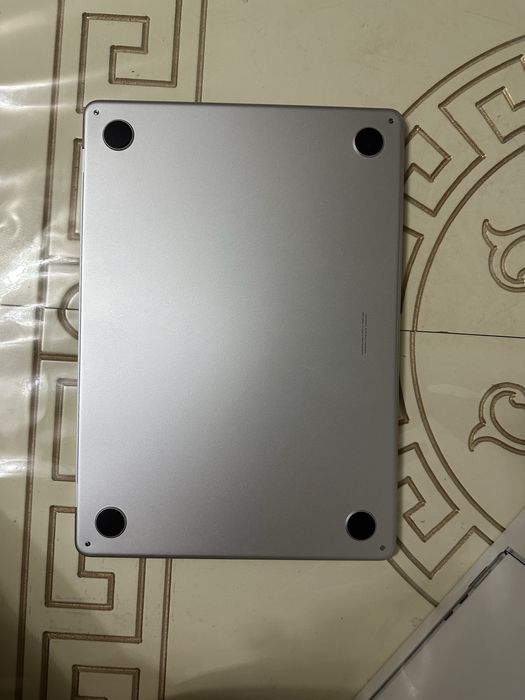Продам Macbook Air M2